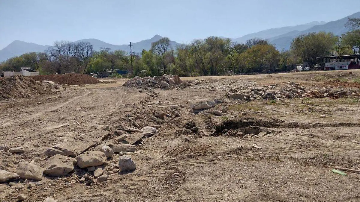 Conagua clausura construcción de una cancha deportiva en la Presa La Boca, NL